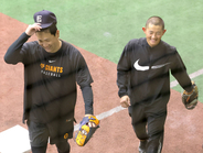 【巨人】田中将大がＧ球場で自主トレ　キャッチボール相手に選んだのはなんと１８歳のルーキー