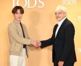 Ｓｎｏｗ　Ｍａｎ・渡辺翔太、エレガントな装いで魅了「東京の中心からミラノまで歩いていきますよ」