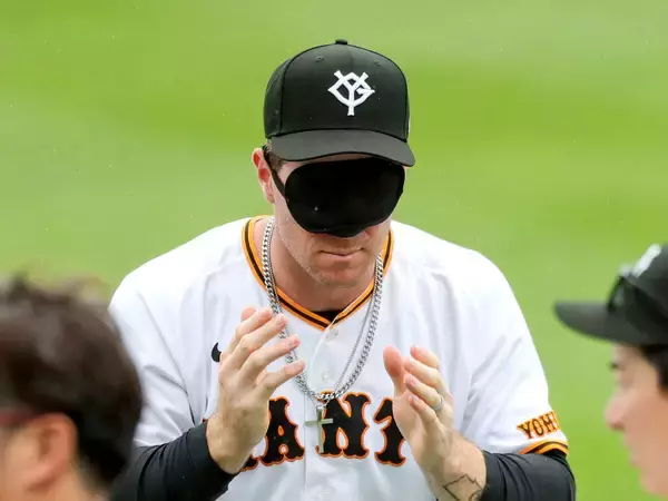 巨人外野陣が珍トレーニング「目隠しラン」背走イメージ距離感＆クセつかめ　松本手応え「すごくいいなと」