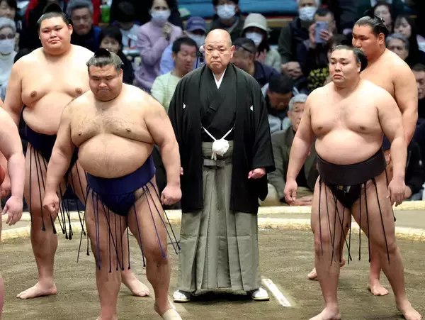 八角理事長「大阪の地で活気あふれる大相撲を」　春場所初日に協会あいさつ