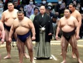 八角理事長「大阪の地で活気あふれる大相撲を」　春場所初日に協会あいさつ