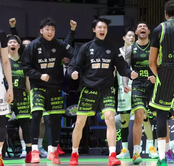 【Ｂ１】残り５秒で逆転勝利！　レバンガ北海道が富永啓生の劇的３Ｐで首位長崎撃破　連敗３でストップ