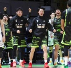 【Ｂ１】残り５秒で逆転勝利！　レバンガ北海道が富永啓生の劇的３Ｐで首位長崎撃破　連敗３でストップ