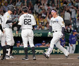 「【阪神】ミラクルな今季初のサヨナラ勝ちに虎党も歓喜！　森下がサヨナラ弾！！　０－７から終盤３イニングで大逆転」の画像1