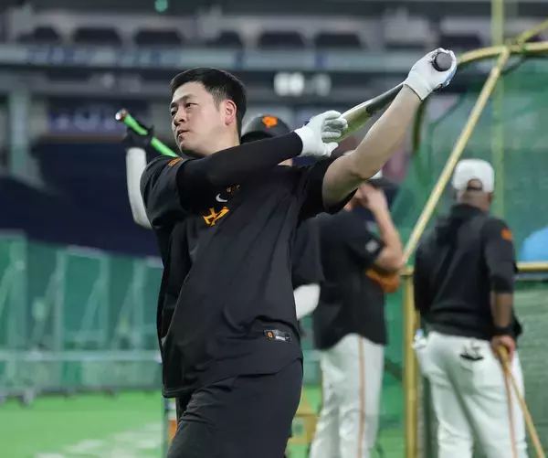 【巨人】岸田行倫がプロ初のファーストでスタメン　昇格の浅野翔吾が「８番・左翼」前日途中交代のキャベッジはベンチ外…中日戦