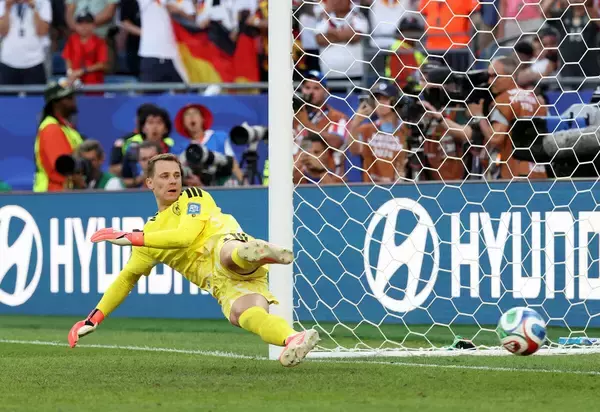 【Ｗ杯】ドイツまさかの敗退　パラグアイに屈し最多タイ５度目Ｖの夢散る　引退示唆の４０歳ＧＫノイアー好セーブも初のＰＫ負け