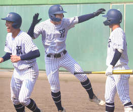 【高校野球】常葉大菊川８年ぶり４強入り　８番・野崎立真（りゅうま）が２ラン＆勝ち越し打　
