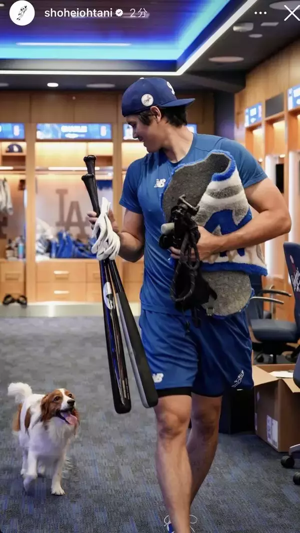 大谷翔平、ドジャースタジアムで走り回る愛犬デコピンの最新姿を連続投稿　ほほ笑ましい２Ｓ写真も公開
