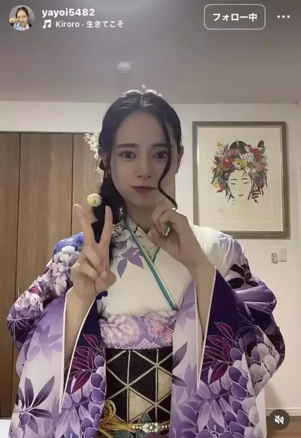 兄は結婚発表のプロ野球選手　宮城弥生、二十歳のつどいの華やか紫振り袖姿が美しい！「素敵」「花束あげます」「嬉しい事続き」