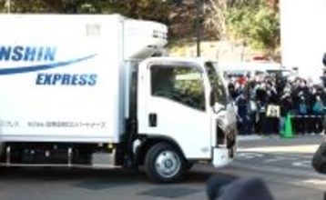 さよならパンダ…双子が上野から中国へ旅立ち　出発遅れは鎮静剤を投与したため