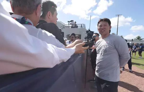 侍ジャパン・井端弘和監督「勝つだけ」「岡本選手、村上選手は…」　マイアミでの初練習を視察