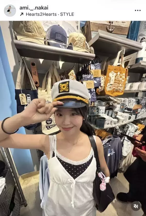「どこのアイドルグループ！？」中井亜美、キュートな私服姿が「目の保養すぎる！」「リアルに溶けた～」「信じられない」