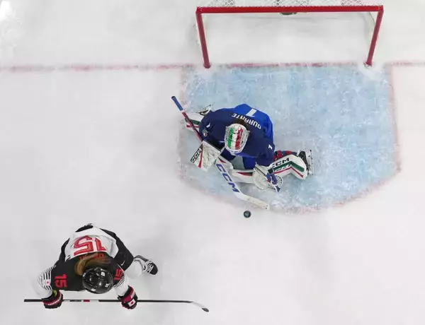 【五輪】アイホ娘、第２ピリオドを終えてイタリアに１―２　終盤の数的有利で波状攻撃もゴール奪えず