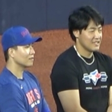 岡本和真＆千賀滉大が再会で１５分間の談笑　岡本バースデー２０号なるか、千賀はブルージェイズ戦登板なしか