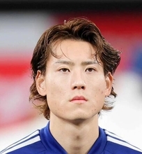 ルアーブルＤＦ瀬古歩夢がミスから痛恨の一発退場　日本代表帰り初戦　上田綺世との日本人対決で