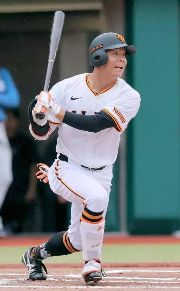 【巨人】佐々木俊輔、今年の一文字「飛」距離に磨きをかけて「飛」躍し「１番・中堅」勝ち取る