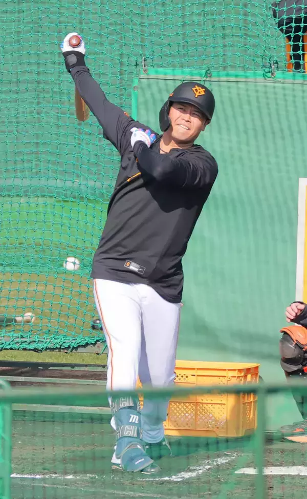 名参謀が「２０発打てる」と太鼓判　巨人の２３歳外野手がフリー打撃で１５発　「しっかり振る」と中山礼都