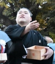 小結・王鵬、部屋から徒歩２０分の富岡八幡宮で節分の豆まき　地元の声援に「うれしい。しっかり力に頑張れれば」