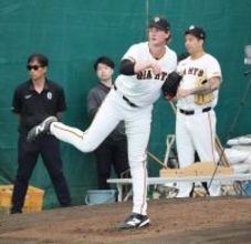 【巨人】杉内俊哉コーチも思わず「ボールがちょっと異次元」…期待の助っ人３投手が上々の調整