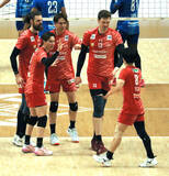「【バレー】高橋塁「ぶち込みました！」弟・藍も絶賛のサービスエース　サントリー連覇王手で次戦へ「最後になるかも…全力を」…ＳＶリーグ決勝」の画像1