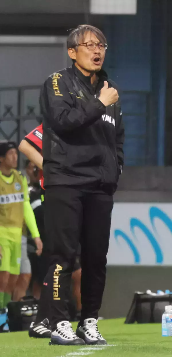 【Ｊ２磐田】三浦文丈監督、今大会限りで退任へ　試合後会見では「最後の試合で連敗。本当に悔しいし、申し訳ない。自分に責任があります」