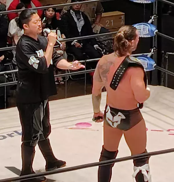 ＯＺＡＷＡ、デタラメ通訳でＧＨＣ王者シェイン・ヘイスト「挑戦権」強奪…遠藤哲哉を破った試合後にリングインし「タイトルマッチが決定しました」