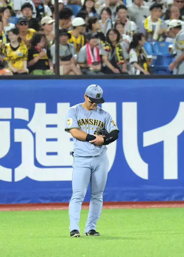 【阪神】前川右京、まさかの落球で適時失策　初回にも悪送球…プロ初勝利目指す下村海翔は直後に同点打許す