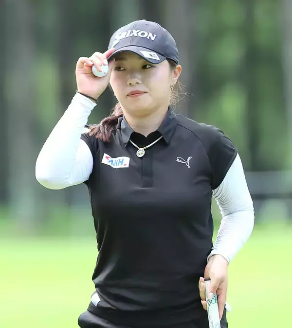 【女子ゴルフ】第２ラウンドは雷雲接近のため中断　高久みなみと下川めぐみが４アンダーで暫定首位