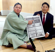 朝翠龍が兄・朝紅龍と史上１４組目の兄弟幕内　亡き母の指導のおかげ「スパルタだった」