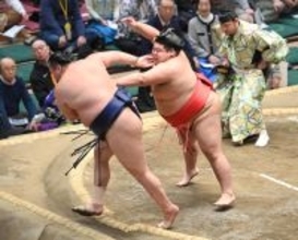 十両・嘉陽が４勝目「勝ちすぎかもしれない」　昨年末から部屋に設置した冬に欠かせない家具を明かす