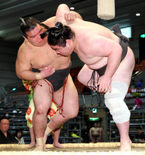 元幕下で序ノ口・阿龍が黒星発進　「ほとんど稽古ができていなかった。怖さもあった」左膝の大けがから完全復活を目指す