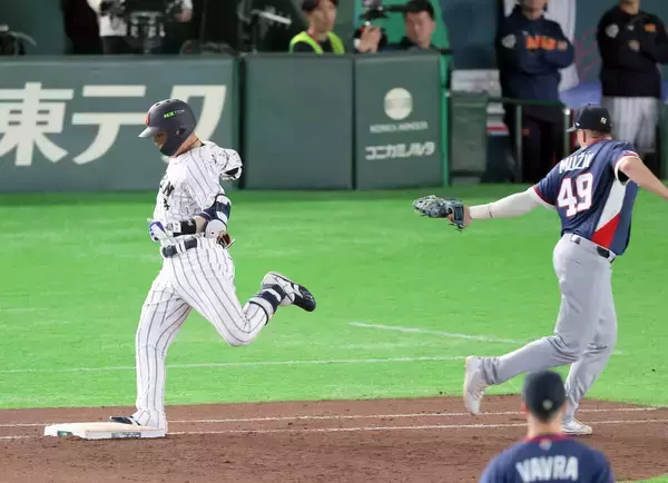 侍ジャパン・若月健矢が元同僚で４番・吉田正尚の代打で登場…遊ゴロ失で一塁はセーフに