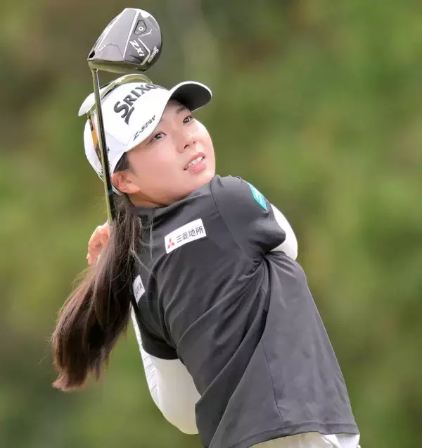 「菅楓華が今季２勝目へ単独首位で後半へ　仲村果乃、荒木優奈が１差追走　最終組が前半を終了」の画像