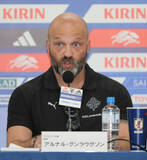 「【Ｗ杯】アイスランド指揮官「三笘選手が明日もＷ杯も出場できないのは残念」長身ぞろいの“仮想”オランダ」の画像1
