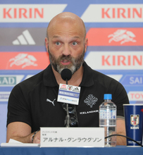 【Ｗ杯】アイスランド指揮官「三笘選手が明日もＷ杯も出場できないのは残念」長身ぞろいの“仮想”オランダ