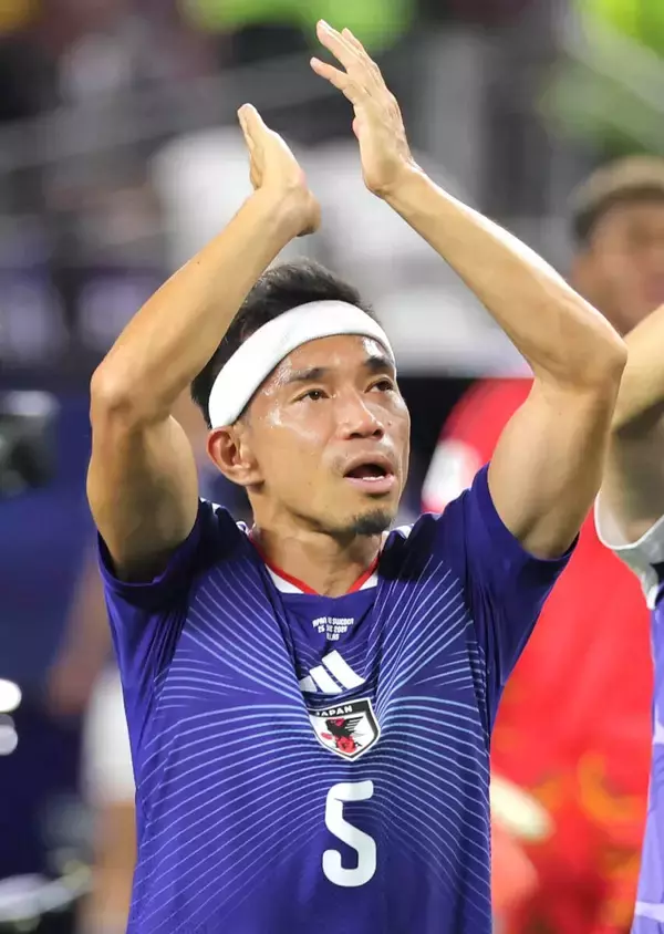 【Ｗ杯】長友佑都、日本人最年長出場記録で「マンマミーア」…４年前、魂を揺さぶられて現役続行を決断した試合とは