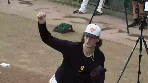 【巨人】上半身コンディション不良のウィットリーがブルペン入り　故障班で調整中