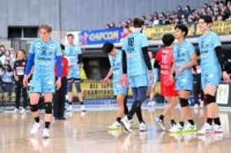 【バレー天皇杯】昨年王者・サントリーが準々決勝敗退　高橋藍「今日のチームで負けたことが悔しい」…Ｖ北海道に１―３で連覇の夢破れる