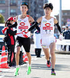 「【箱根駅伝】中大のエース吉居駿恭が粘りの走りも…首位・青学大の背中は遠く　差を詰められず３位で最終区へ」の画像1