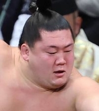 幕下・松井改め嵐富士が白星発進　「嵐のような暴れる相撲で」飛躍を目指す