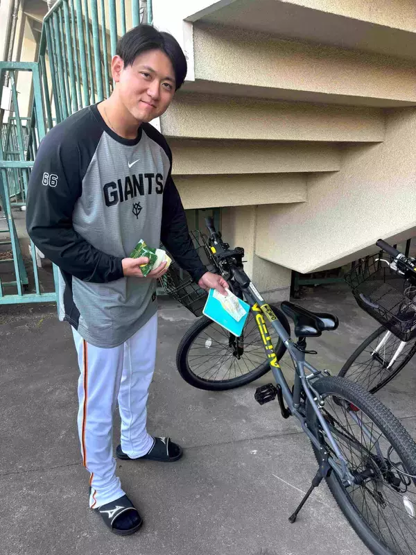【巨人】平内龍太がキャンプ地で乗り回している愛車「平内号」を披露！？