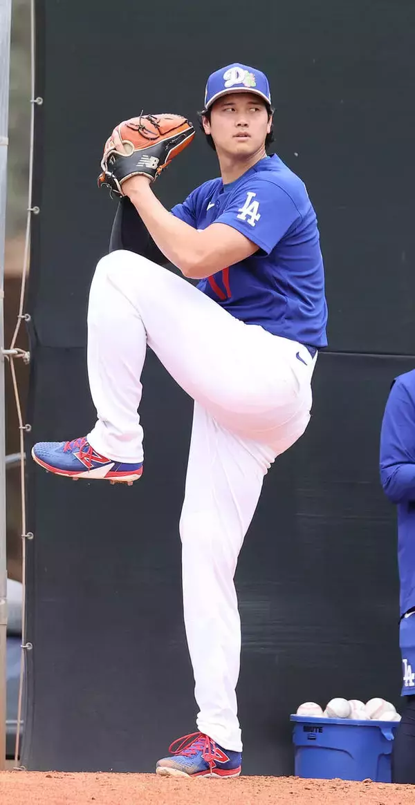 大谷翔平　ＷＢＣでの二刀流は「正直難しい」　キャンプ入り初日に決断明かす「納得している」