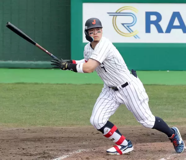 侍４番・サトテル無双！阪神・佐藤輝明が３安打５打点、４打席全出塁　初陣で強烈アピール成功