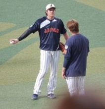 ＷＢＣ侍ジャパン・大谷翔平が早速の“大谷塾”開講　高橋宏斗に丁寧にアドバイス