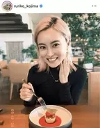小島瑠璃子、ピンク髪の最新姿！「近々人生最大のチャレンジをお知らせ」予告も…「美女すぎ」の声