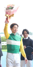 武豊が国内外通算５０００勝「まだまだ伸ばしていきたい」初勝利から３９年４か月　「おやじのふるさと」でＪＲＡ生え抜き初の大台