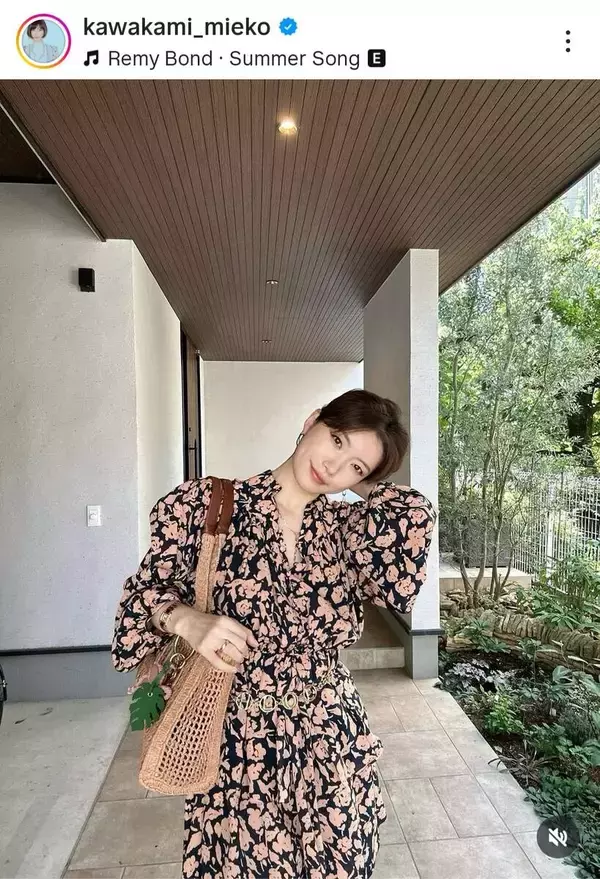 まさかの超ミニ！美ぼうの芥川賞作家「綺麗やぁ～ん」４９歳の生足スラリ　川上未映子さんの夏コーデ