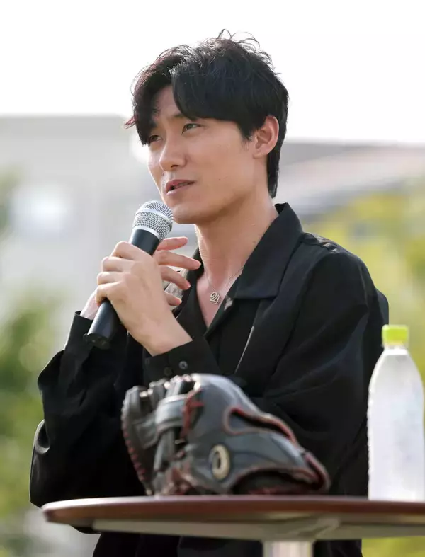 映画「栄光のバックホーム」主演の松谷鷹也が阪神２軍戦でファーストピッチセレモニー　横田慎太郎さんの命日に「特別な一球になりました」