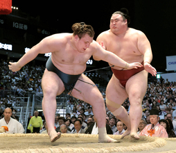 安青錦、１敗首位守るも左足親指痛める　ケガの質問に「相撲内容の話をしましょう」…大関復帰の１０勝へあと３勝