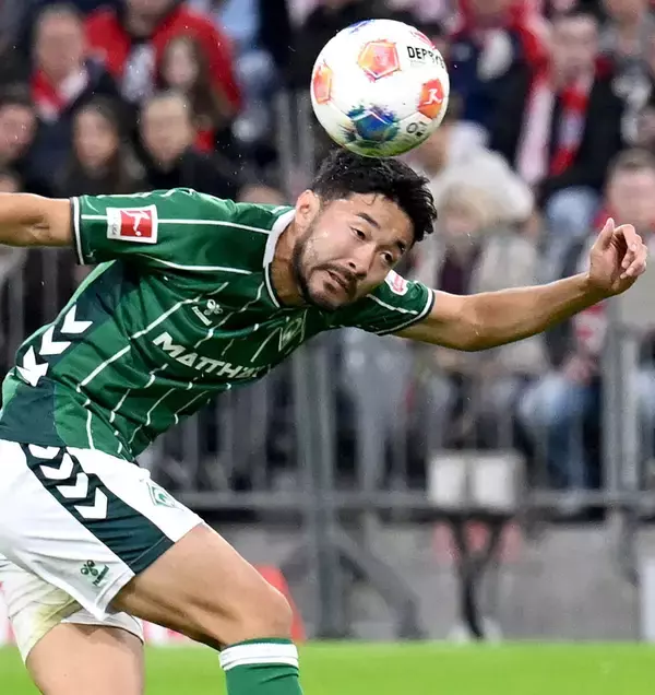 ブレーメン菅原由勢、高精度スルーパスで同点アシスト　フランクフルト堂安律は先制点の起点に